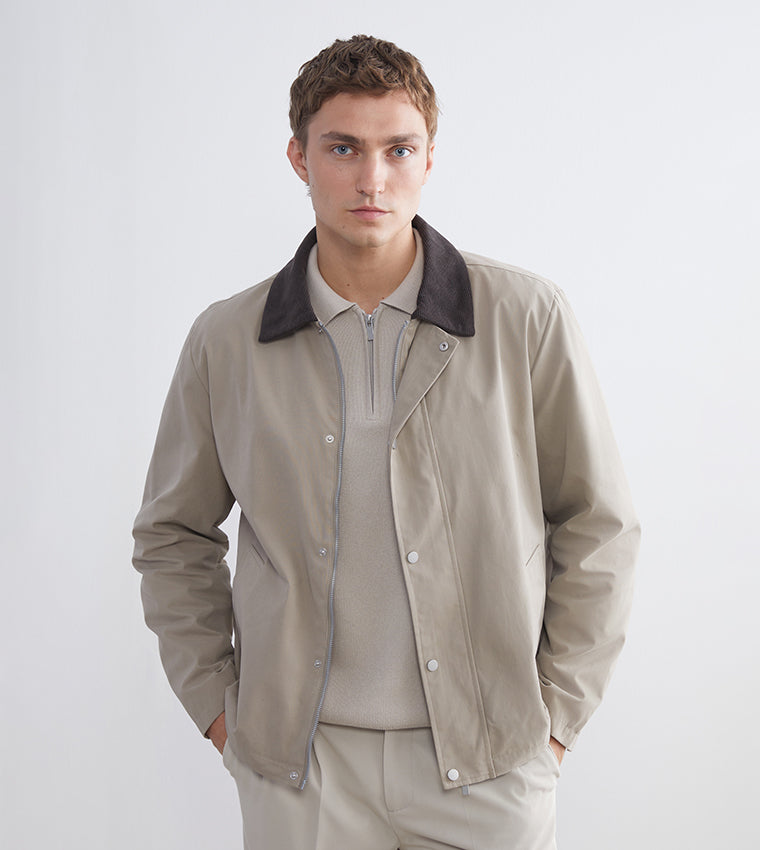 Zippered Collared Long Sleeves Jacket